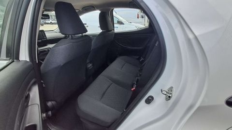 Car image 9