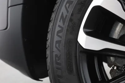 Car image 32