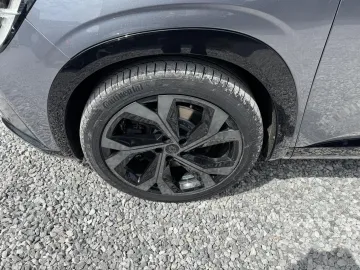 Car image 39