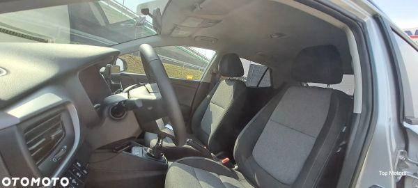 Car image 37