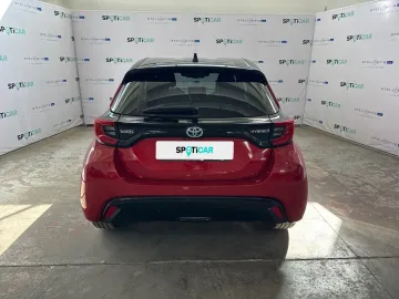 Car image 4