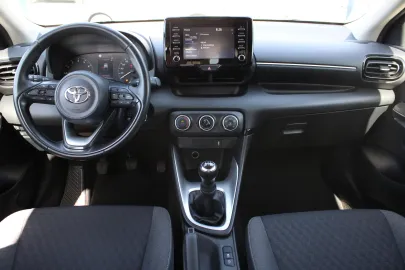 Car image 15