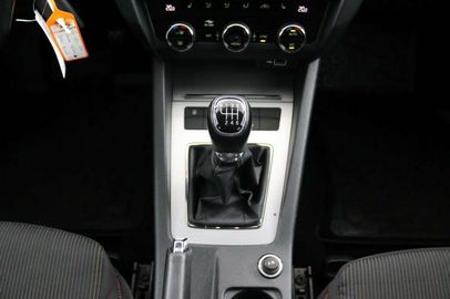 Car image 30