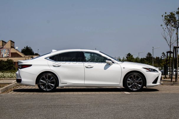 Lexus ES 300 H 160 kW image number 5