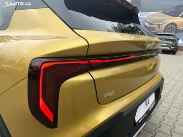 Car image 26