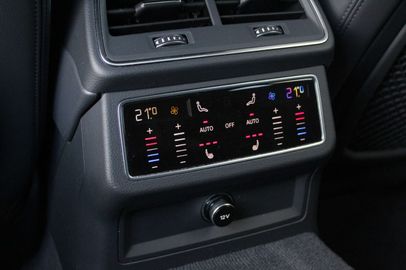 Car image 33