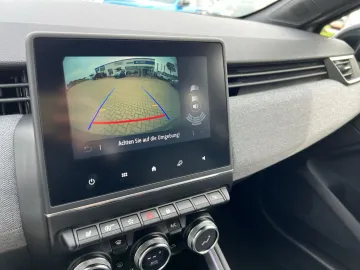 Car image 24