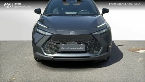 Car image 3
