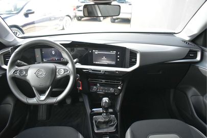 Car image 9