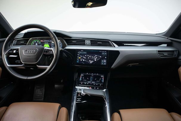 Audi e-tron 55 quattro Advanced 300 kW image number 3