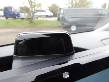 Car image 38