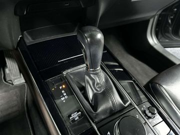 Car image 26