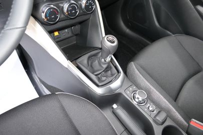 Car image 21