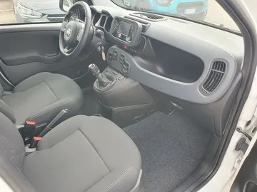 Car image 15
