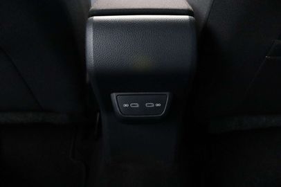 Car image 40