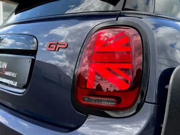 Car image 31