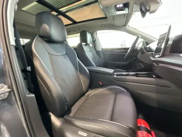 Car image 29