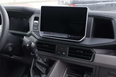 Car image 33