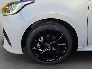 Car image 16