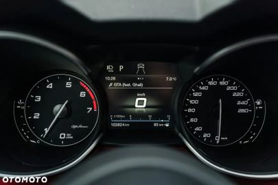 Car image 37