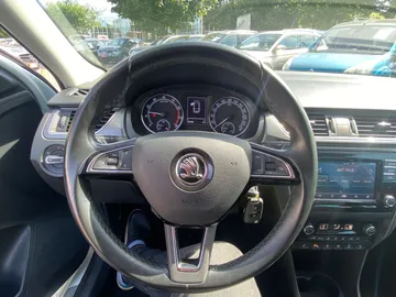 Car image 29
