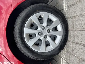 Car image 24