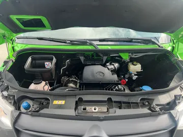 Car image 29