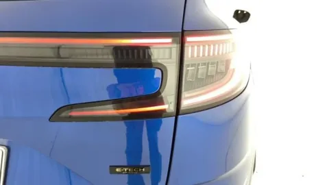 Car image 25
