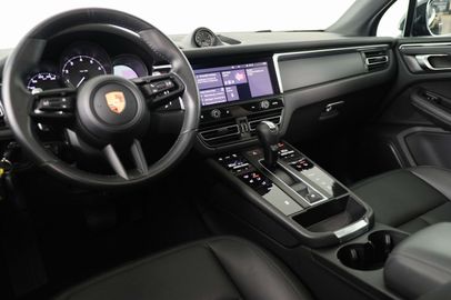 Car image 33