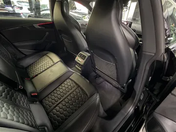 Car image 29
