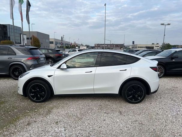 Tesla Model Y Long Range AWD 153 kW image number 8