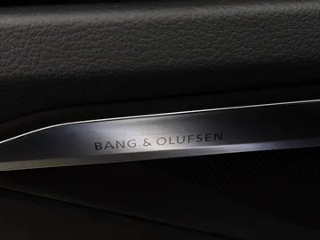 Car image 38