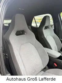 Car image 34