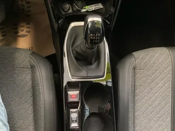 Car image 29