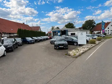Car image 25