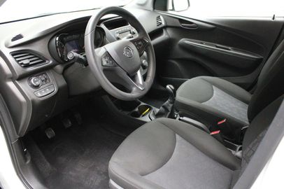 Car image 10