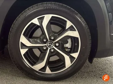 Car image 30