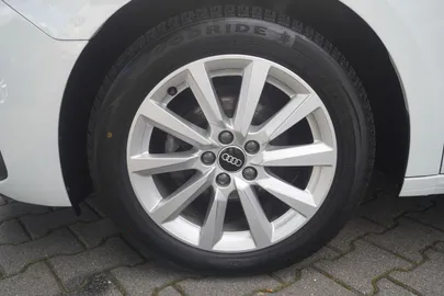 Car image 37