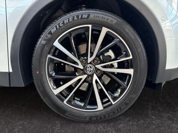 Car image 25
