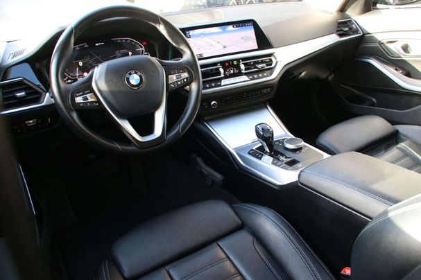 BMW 330 Touring 185 kW image number 6