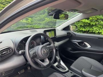 Car image 11