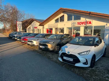 Car image 25