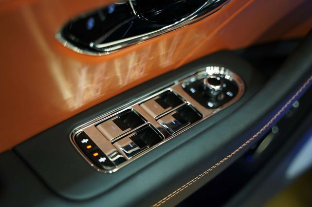 Bentley Flying Spur V8 404 kW image number 34