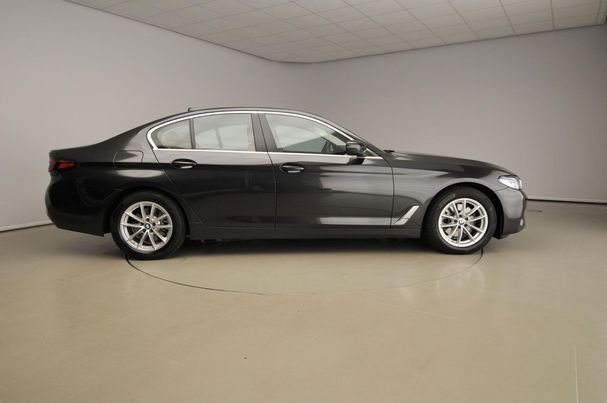 BMW 520i 135 kW image number 3