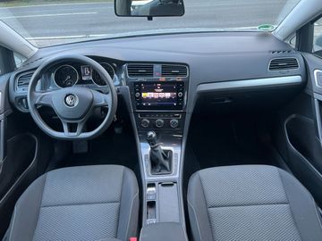 Car image 12