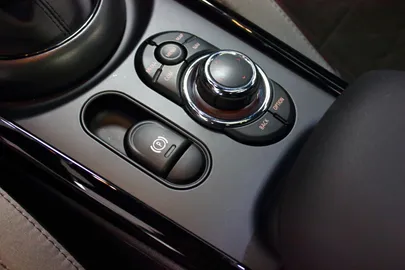 Car image 31