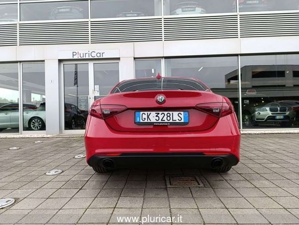 Alfa Romeo Giulia AT8 118 kW image number 17