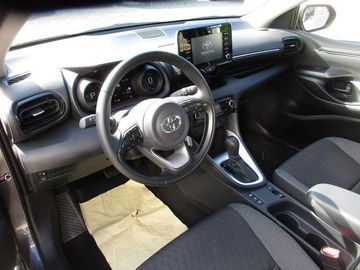 Car image 9