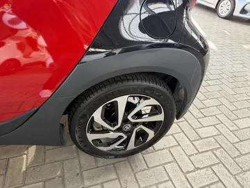Car image 29