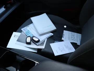 Car image 22